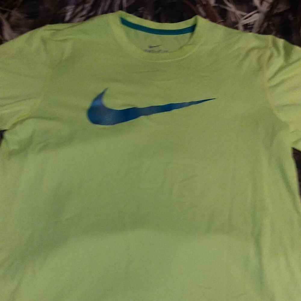 Nike dri fit tee neon yellow